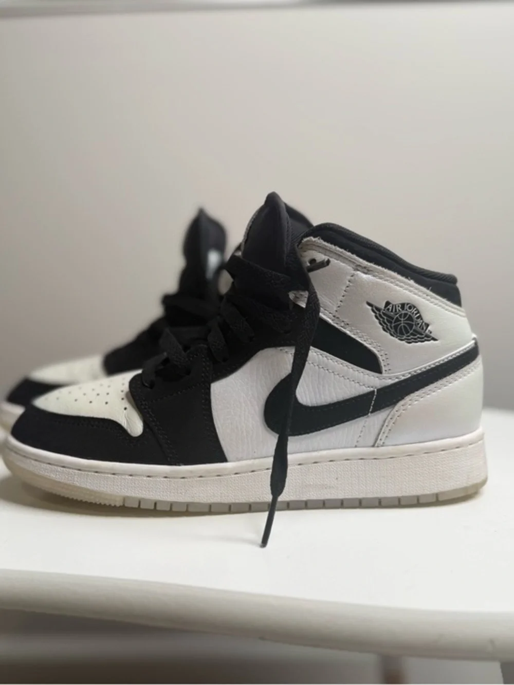 Nike Air Jordan Kids' Sneakers - Black & White High-Top